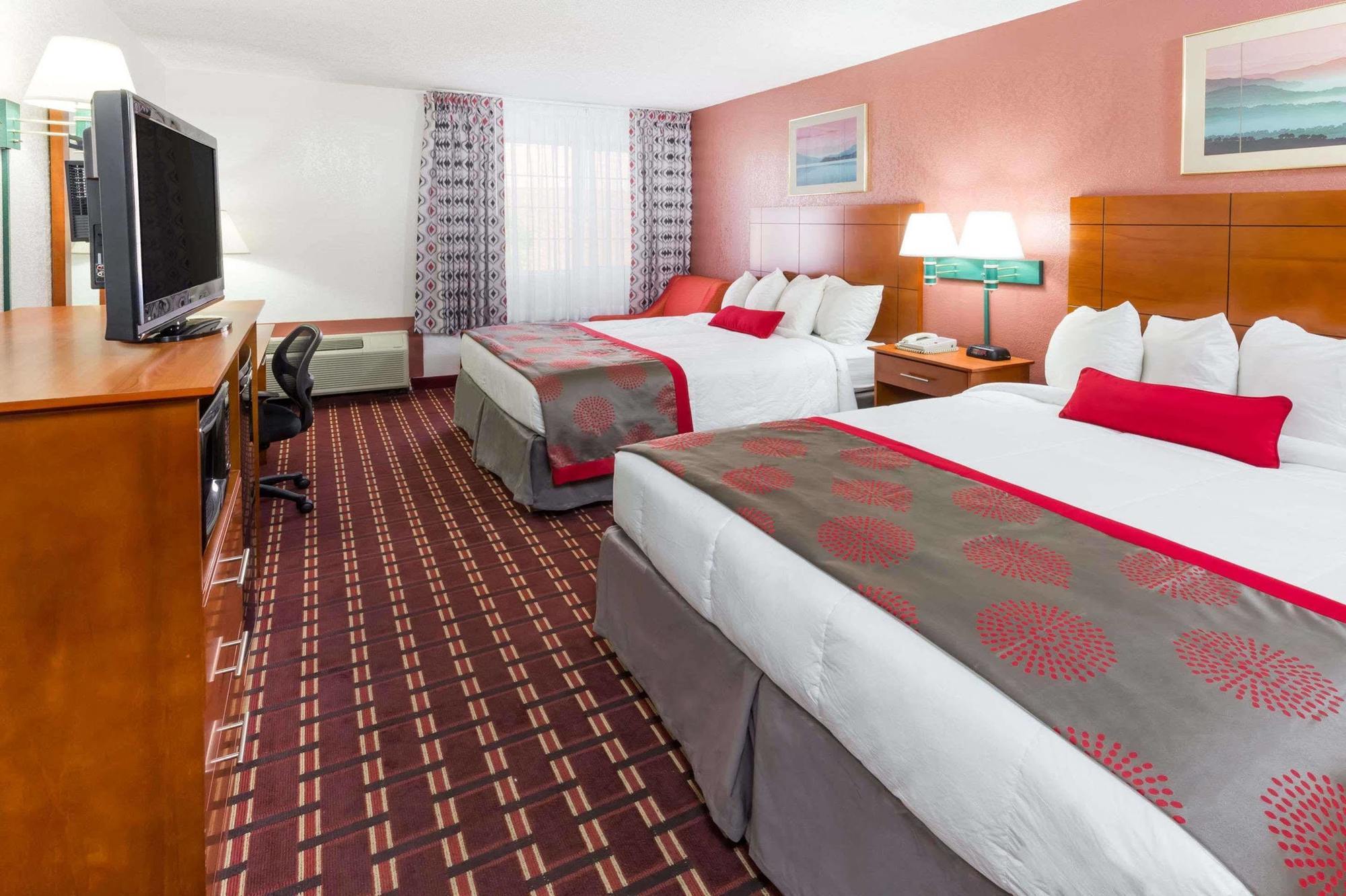Ramada By Wyndham Medford Hotel & Conference Center Kültér fotó