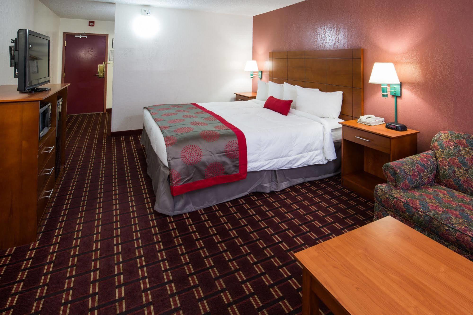 Ramada By Wyndham Medford Hotel & Conference Center Kültér fotó