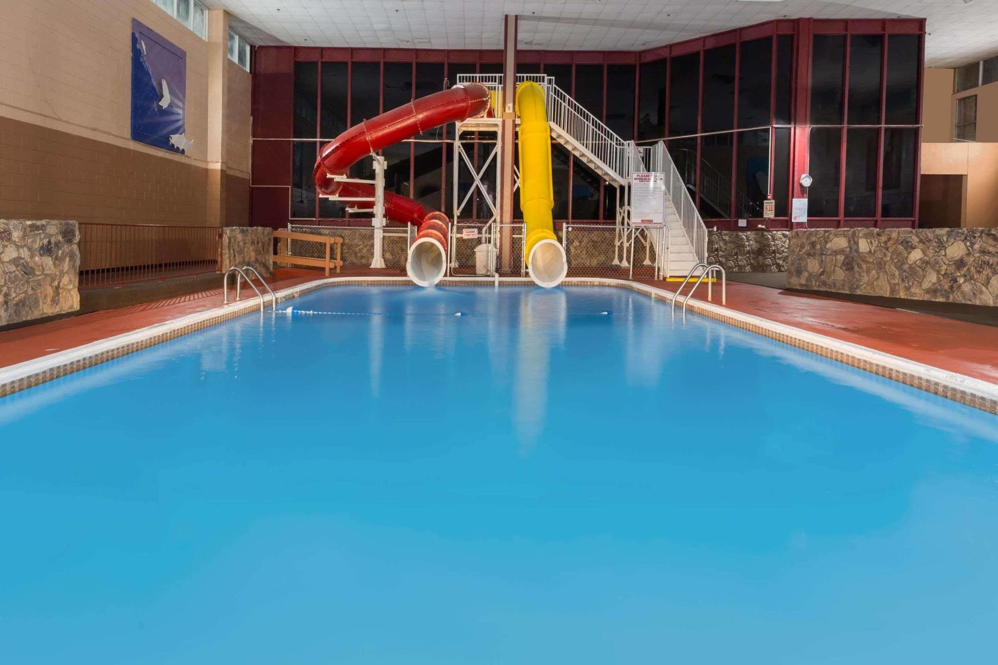 Ramada By Wyndham Medford Hotel & Conference Center Kültér fotó